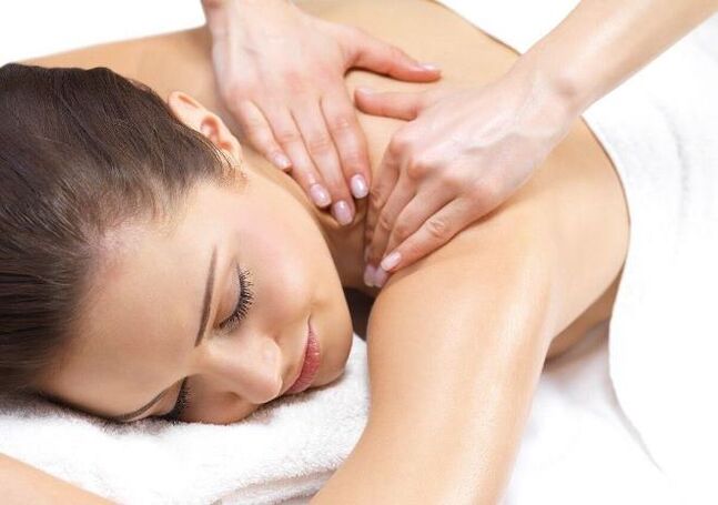 Handmatige massageprocedure voor cervicale osteochondrose